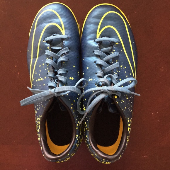Nike Mercurial Indoor Soccer Shoe - Picture 1 of 5